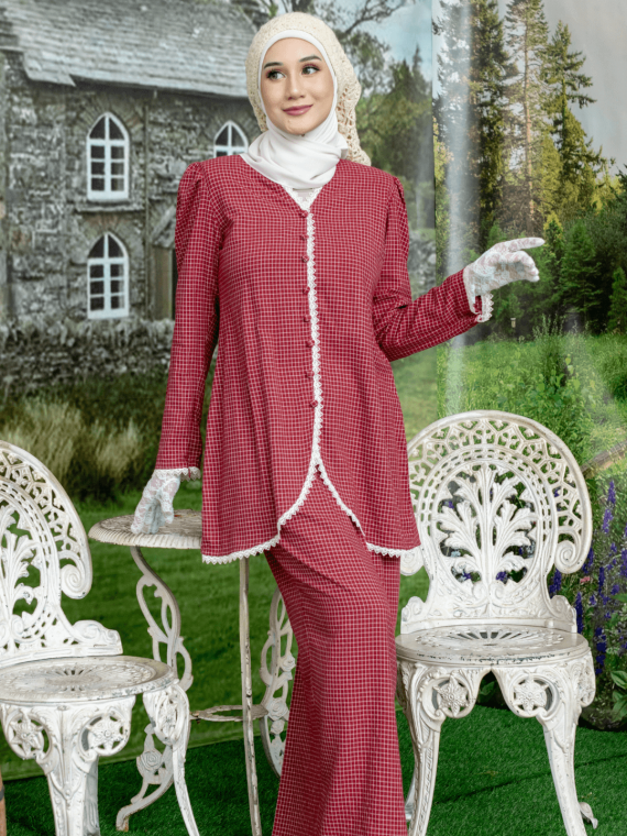 Esther Kurung
